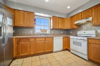 232 Port Ave Rr, Elizabeth City, NJ 07206 - photo 7