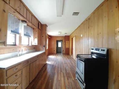 7 Kitchen