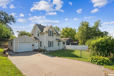 923 18th St, Bettendorf, IA 52722 - photo 2