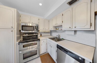 3000 N Palm Aire Dr unit 302, Pompano Beach, FL 33069 - photo 3