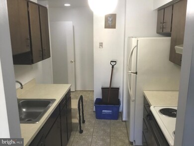 9302 Bathgate Ct, Montgomery Village, MD 20886 - photo 3