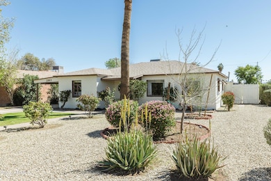 2163 W Flower St-0664