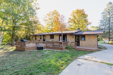 3235 Oakland Dr, Clare, MI 48617 - photo 3