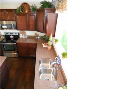 10221 Hornbeam Blvd, Louisville, KY 40228 - photo 3