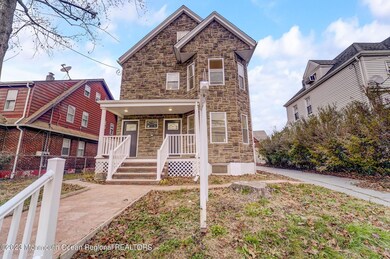 5-web-or-mls-Delawanna Ave -003