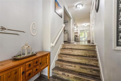 3714 Skyline Dr, Des Moines, IA 50310 - photo 5