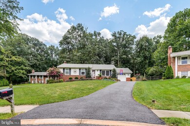 6209 Frontier Ct, Sykesville, MD 21784 - photo 2