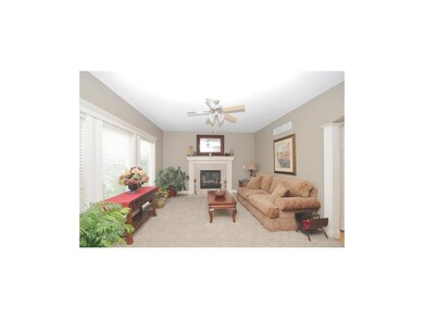 909 Dogwood Dr, Raymore, MO 64083 - photo 6