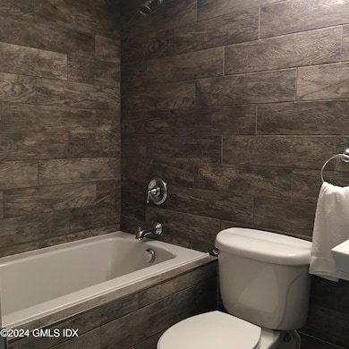 Greenwich Green unit 207, Old Greenwich, CT 06870 - photo 7