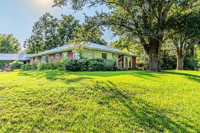 713 N Washington St, Grand Saline, TX 75140 - photo 4
