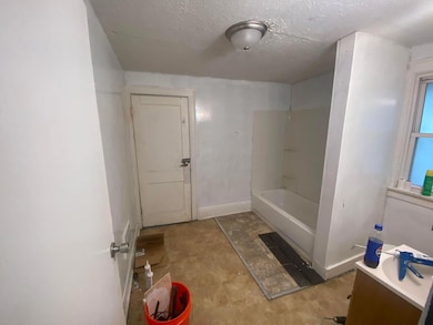 127 N Burgess Ave, Columbus, OH 43204 - photo 4