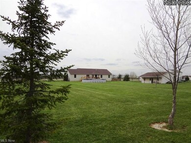Backyard Views - plenty of room to roam!