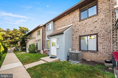 22 Fitzwatertown Rd unit F-4, Willow Grove, PA 19090 - photo 2