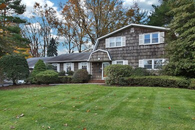 44 Burnt Mill Circle, Oceanport