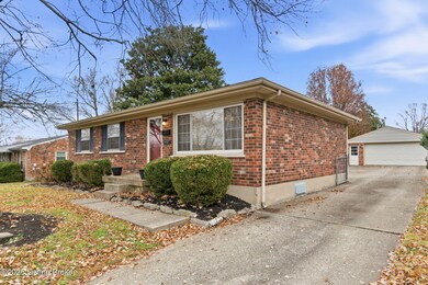 1907 Balfour Dr, Louisville, KY 40242 - photo 3