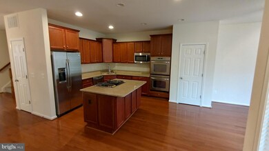 42708 Ogilvie Square, Ashburn, VA 20148 - photo 2