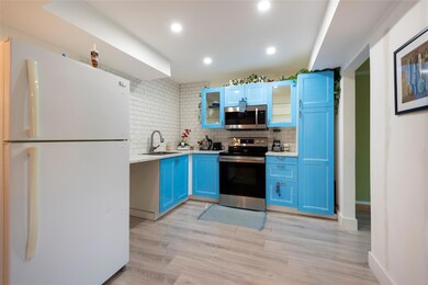 Lafayette Condominiums unit 21, Coral Springs, FL 33065 - photo 4