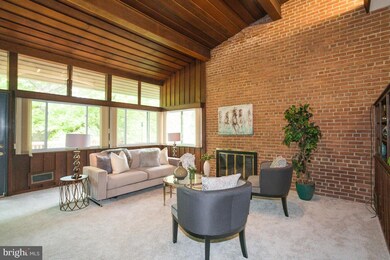 207 Longview Dr, Alexandria, VA 22314 - photo 2