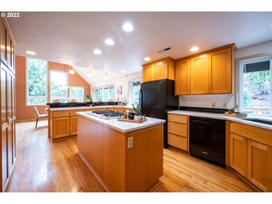 2120 Ridgeway Dr, Eugene, OR 97401 - photo 5