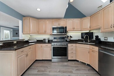 118 Airway Rd, Warwick, RI 02886 - photo 5