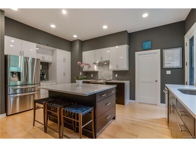 To-Die-For Kitchen with large work island / breakf