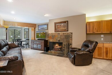 1650 Fall Ridge Rd-002-018-Living Room-M