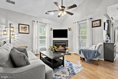 43134 Watercrest Square unit 205, Chantilly, VA 20152 - photo 4