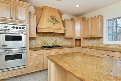 7 Iroquois Ct, Colts Neck, NJ 07722 - photo 5