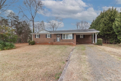 128 Fairdale Rd, Statesville, NC 28625 - photo 2