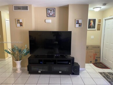 unlisted-address, Miami, FL 33193 - photo 3