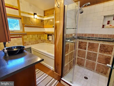 573 N Shore Dr, Lenhartsville, PA 19534 - photo 7