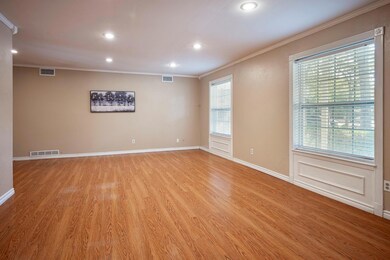 617 Kentwood Cir, Bedford, TX 76021 - photo 3