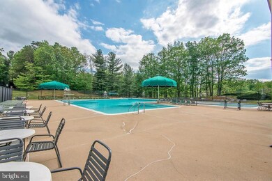 5910 Cove Landing Rd unit 202, Burke, VA 22015 - photo 4