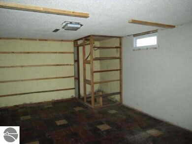 514 W Main St, Hale, MI 48739 - photo 3