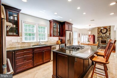 7925 Bressingham Dr, Fairfax Station, VA 22039 - photo 6