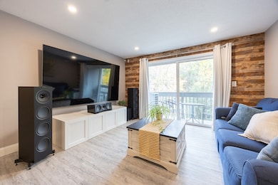 605 Franklin Crossing Rd, Franklin, MA 02038 - photo 2