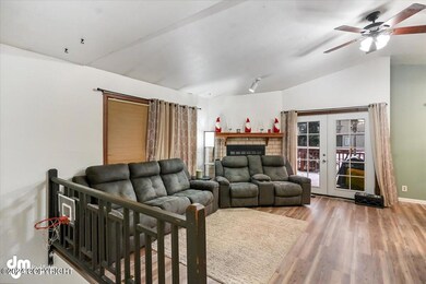 10-Living Room_SLS_-0312