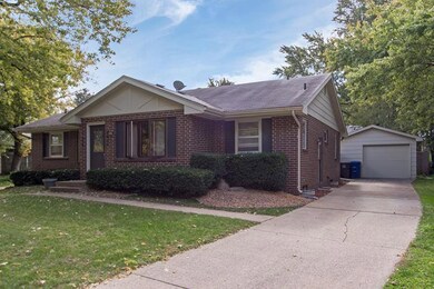 4606 & 4608 Valdez Dr, Des Moines, IA 50310 - photo 2