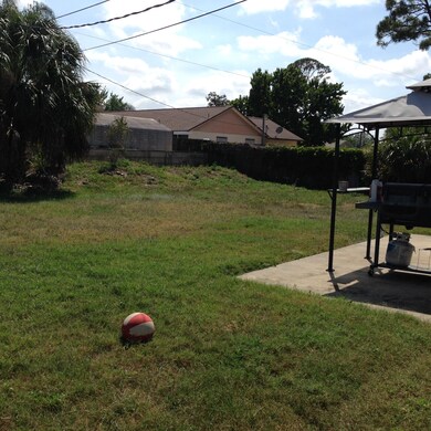 Large Fenced Back Yard