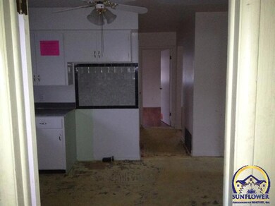113 SW Roosevelt St, Topeka, KS 66606 - photo 6