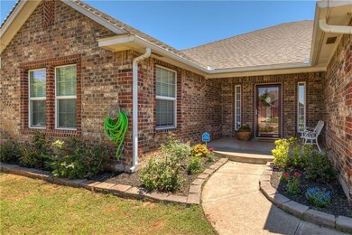 1116 Bryan Dr, Moore, OK 73160 - photo 2