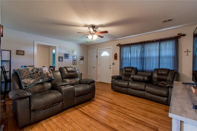 211 Marna Lynn Dr, Prairie Grove, AR 72753 - photo 3