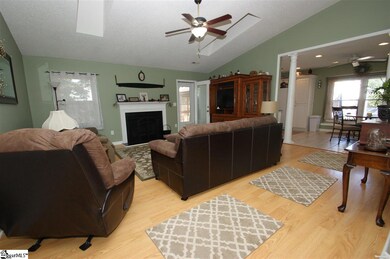 400 Keenan Orchard Dr, Mauldin, SC 29662 - photo 5