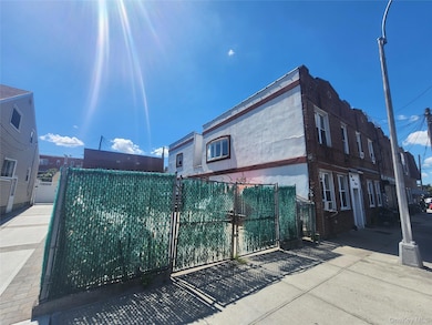 5912 58th Rd, Maspeth, NY 11378 - photo 2