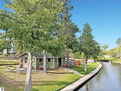 110 State St, Grayling, MI 49738 - photo 4