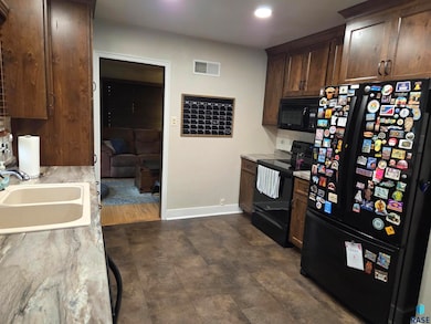 617 S Hiawatha Ave, Pipestone, MN 56164 - photo 7