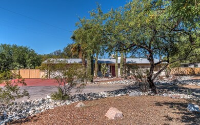 01 Front of Home 8910 bal