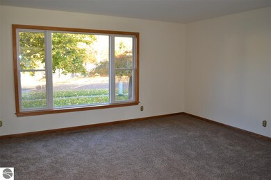 501 Ogemaw St, Oscoda, MI 48750 - photo 5