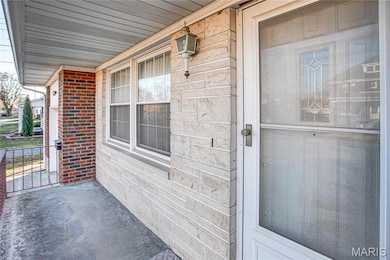 415 3rd St, Carrollton, IL 62016 - photo 4