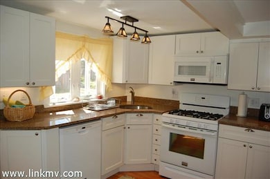 5 Wamsutta Ave, Oak Bluffs, MA 02557 - photo 3